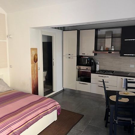 Free ParkingAppartamento Angolo Di Relax!!! Rivoli  Exteriör bild