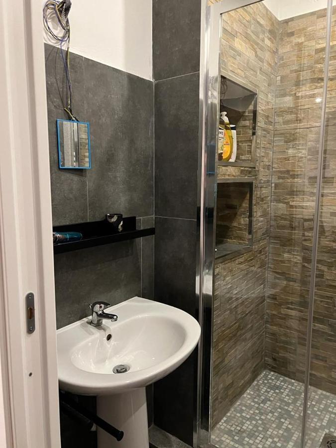 Free ParkingAppartamento Angolo Di Relax!!! Rivoli  Exteriör bild